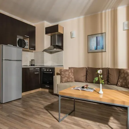 Obzor Beach Resort מלון דירות 4*