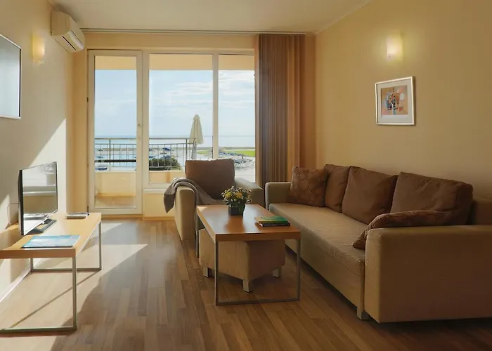 Obzor Beach Resort מלון דירות אובזור