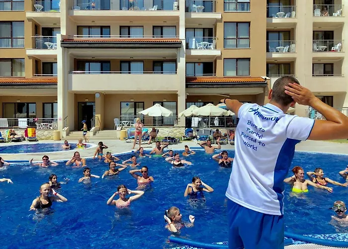 מלון דירות Obzor Beach Resort 4*