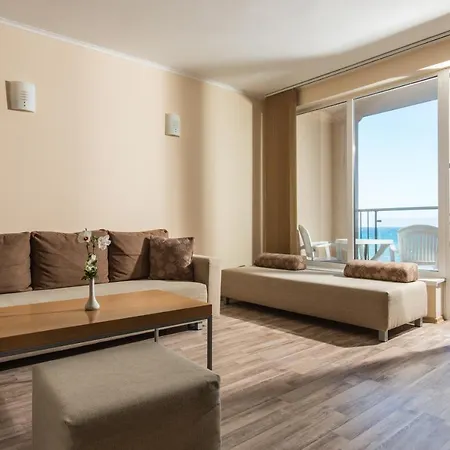 Obzor Beach Resort Ξενοδοχείο με διαμερίσματα 4*