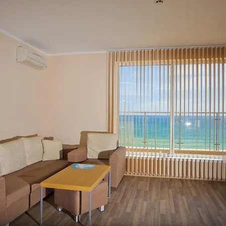 アパートホテル Obzor Beach Resort