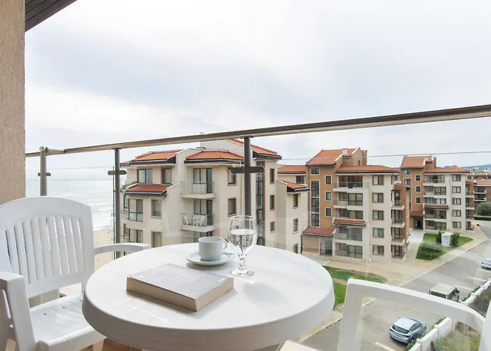 Ξενοδοχείο με διαμερίσματα Obzor Beach Resort 4*