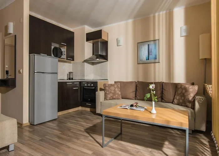 Obzor Beach Resort Ξενοδοχείο με διαμερίσματα 4*